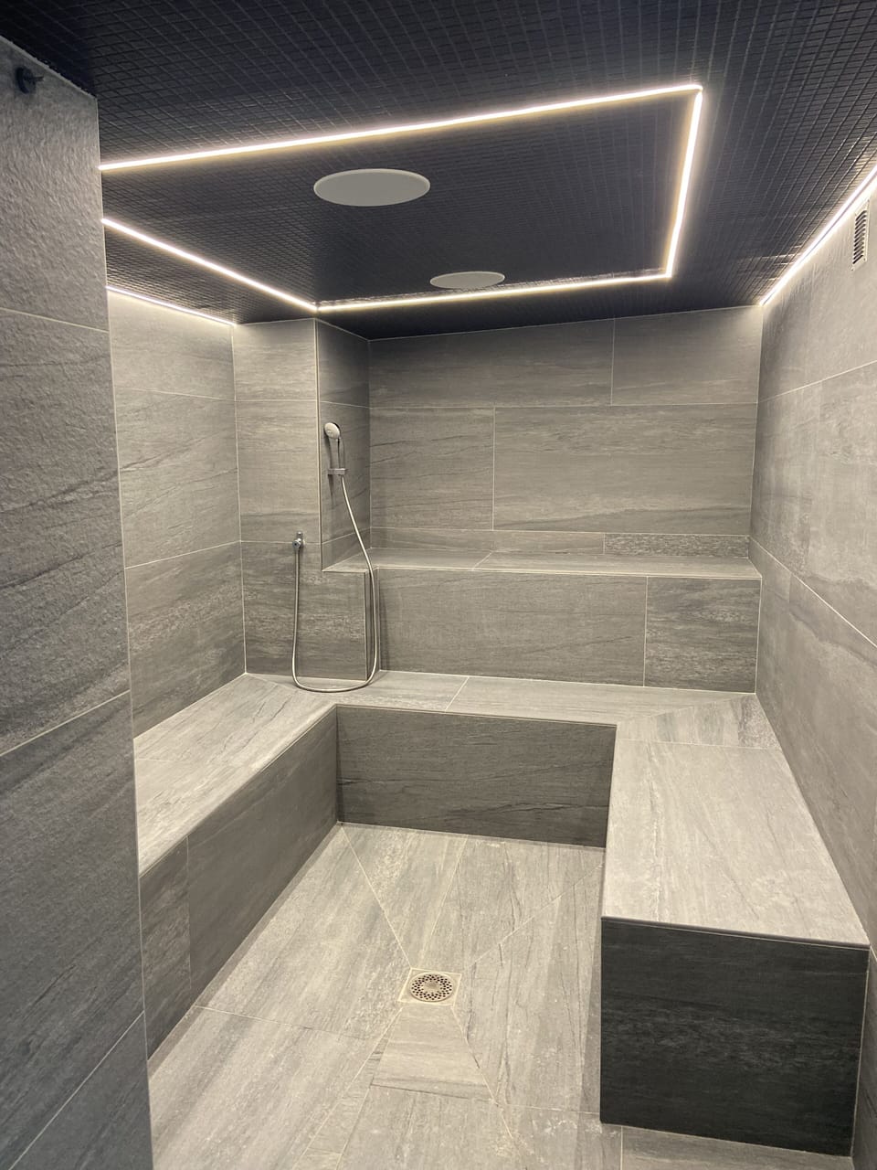 Body treatments, deep-tissue massages, sports massages, body scrubs