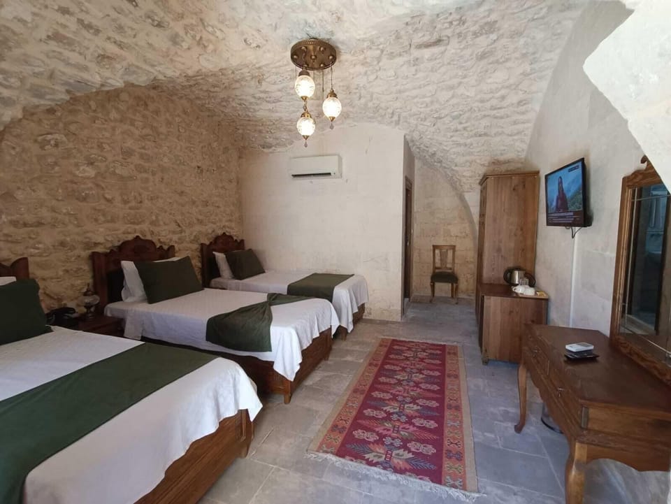 Standard Triple Room | Iron/ironing board, free WiFi, bed sheets