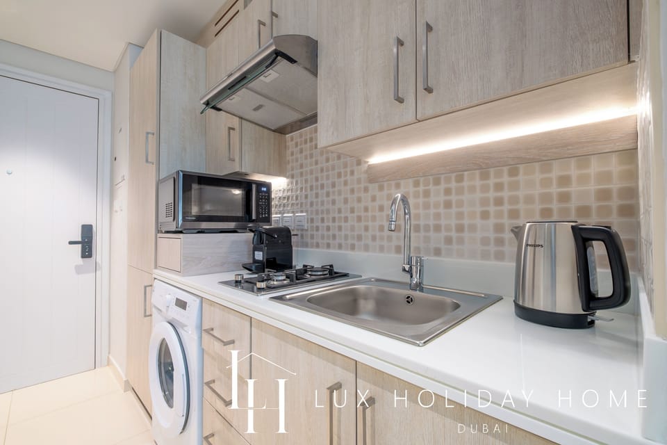 Studio, Balcony, Partial Sea View | Private kitchen
