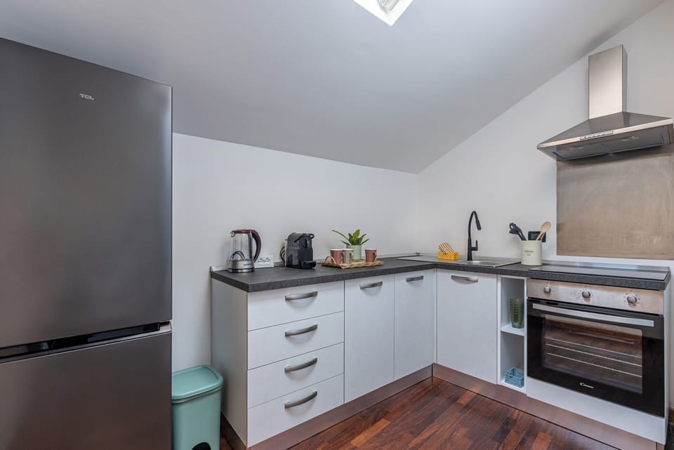 Condo, 3 Bedrooms | Private kitchen | Fridge, oven, stovetop, espresso maker