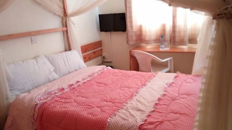 Deluxe Double Room, Garden View | Free WiFi, bed sheets