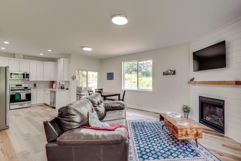 Apartment (3 Bedrooms) | Front of property