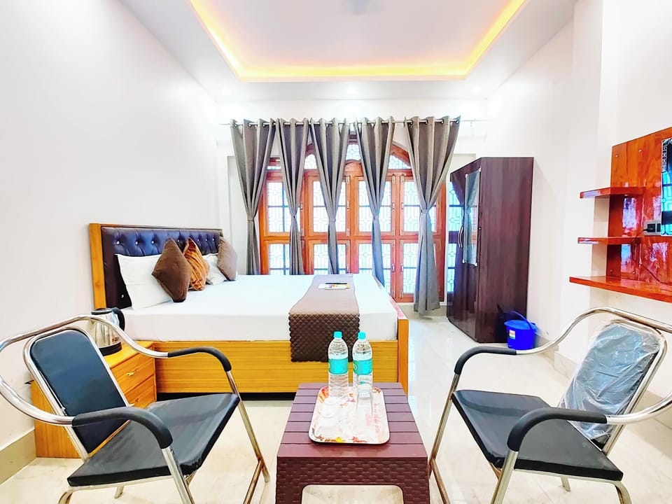 Deluxe Double Room, Air conditioning | Hypo-allergenic bedding, desk, free WiFi