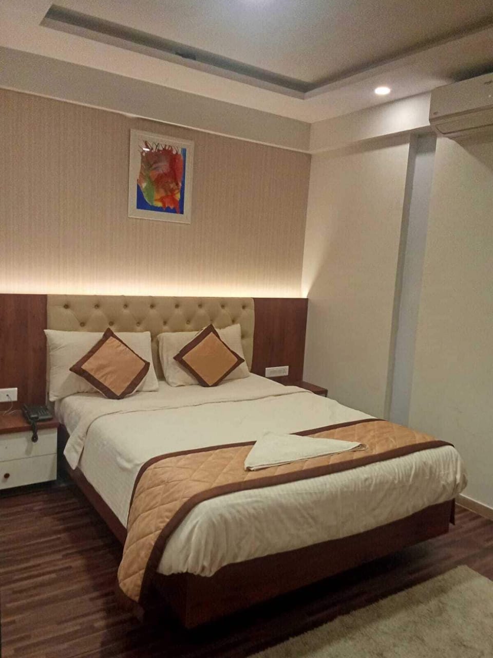 Deluxe Double Room | Laptop workspace, iron/ironing board