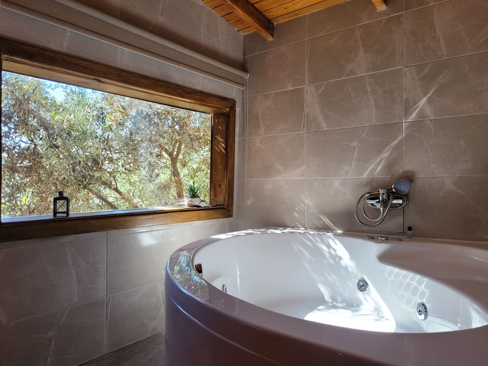 Luxury Double Room, Non Smoking, Valley View | Premium bedding, laptop workspace, bed sheets