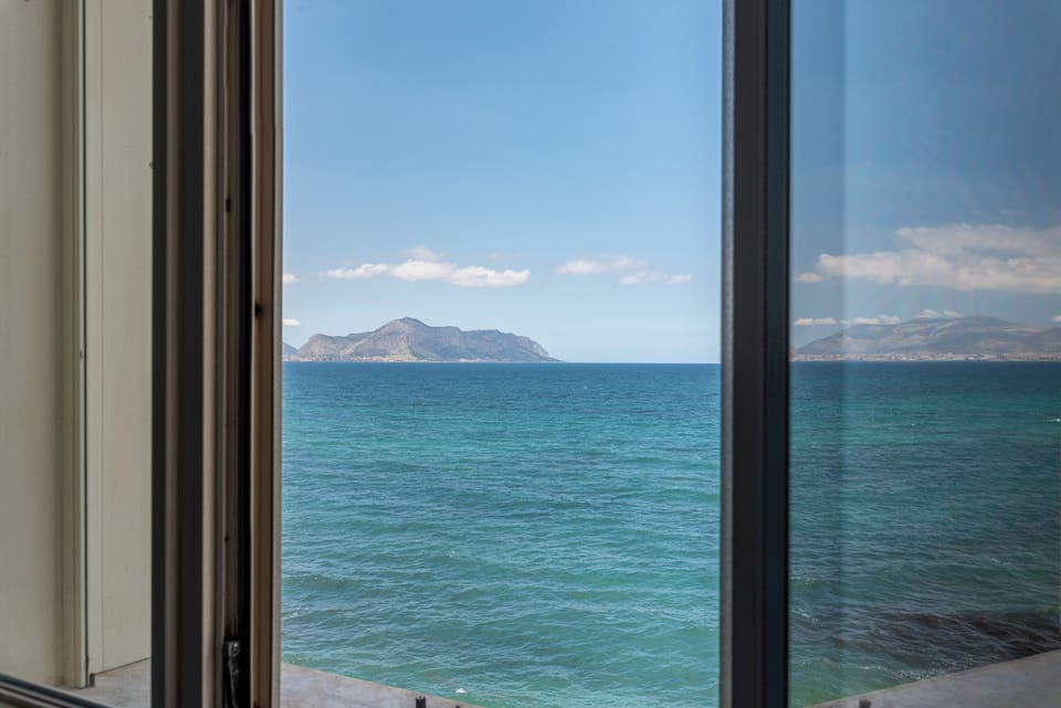 House, 4 Bedrooms, Sea View | Water view