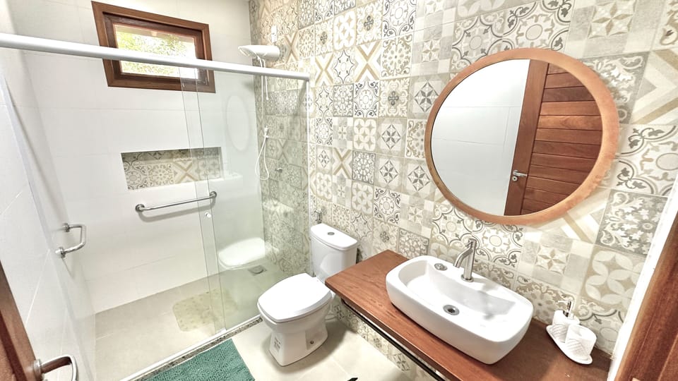 Superior Double Room, Air conditioning, Garden View | Bathroom | Shower, towels, soap, toilet paper