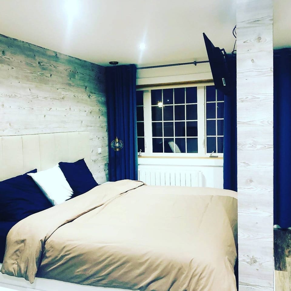 City Triple Room, Private Bathroom, Garden View | Free WiFi