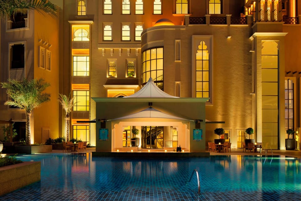 Outdoor pool, open 7:00 AM to 8:00 PM, pool umbrellas, sun loungers