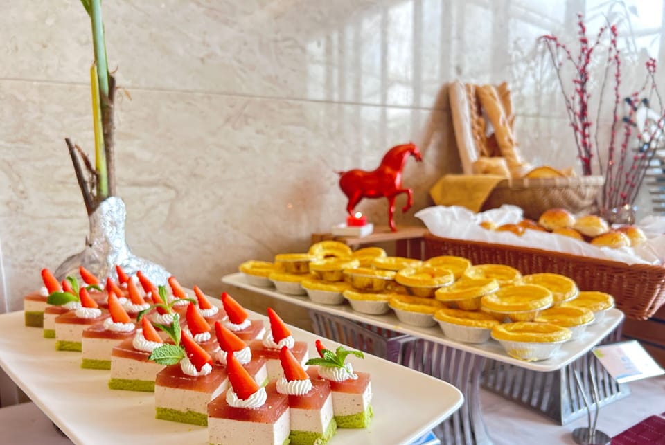Daily buffet breakfast for a fee