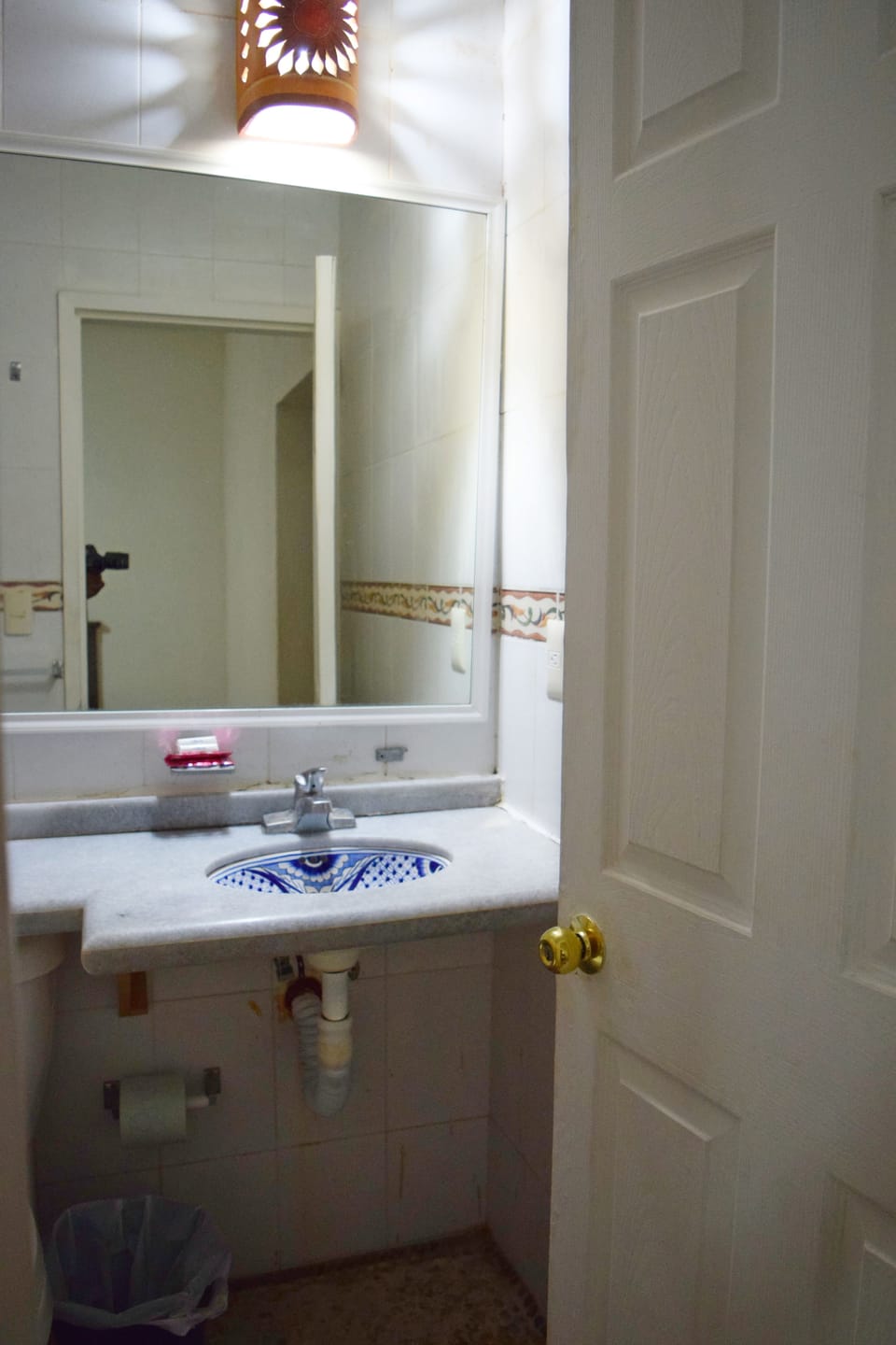 Habitación 1 cama Matrimonial | Bathroom sink