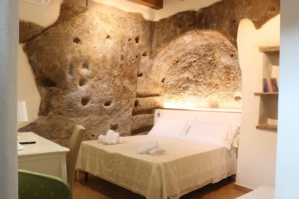 Luxury Double or Twin Room | Minibar, free WiFi