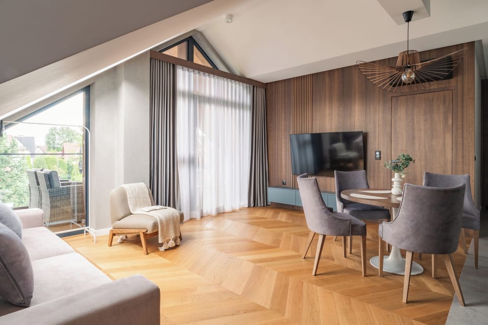 Superior Suite, Balcony | Living area