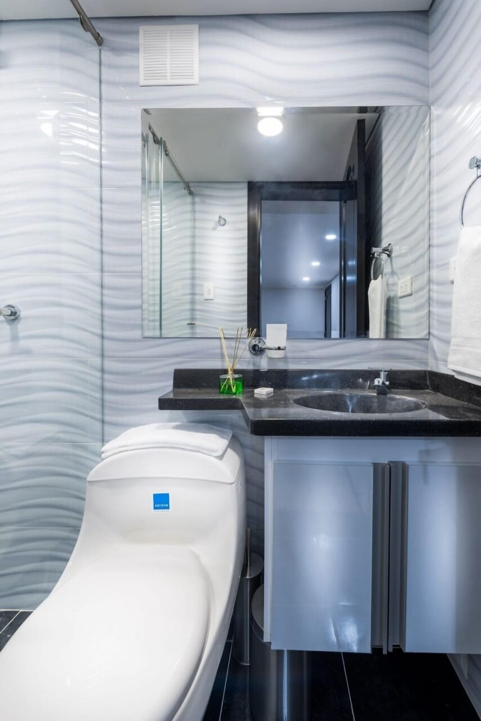 Comfort Double Room Single Use | Bathroom | Hair dryer, towels