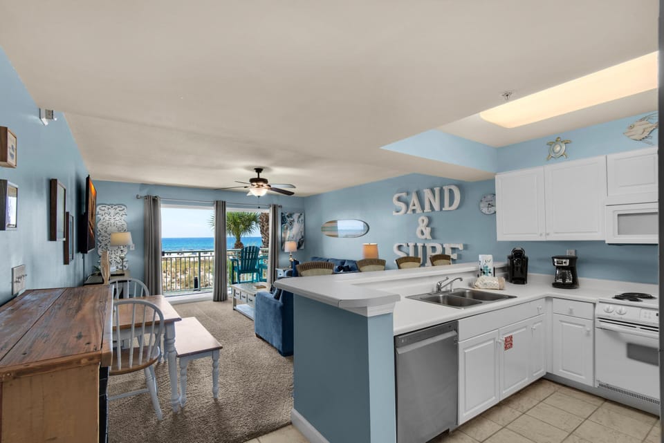Condo, 1 Queen Bed with Sofa bed (Pelican Isle 107) | Private kitchen | Oven, toaster