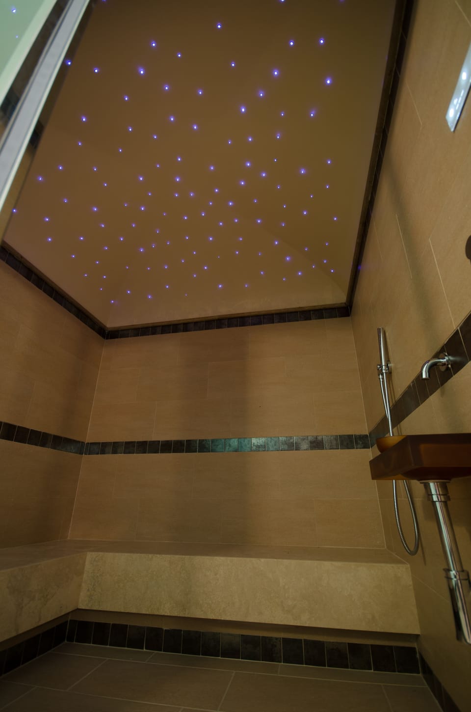 Couples treatment rooms, body treatments, body scrubs, facials