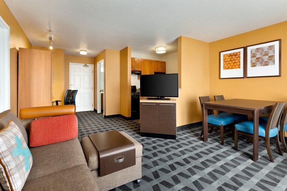Comfort Suite | Desk, laptop workspace, blackout drapes, iron/ironing board