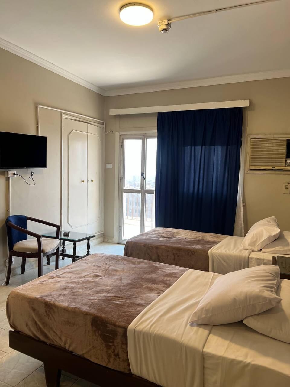Basic Double or Twin Room, Balcony, City View | Blackout drapes, WiFi (free)