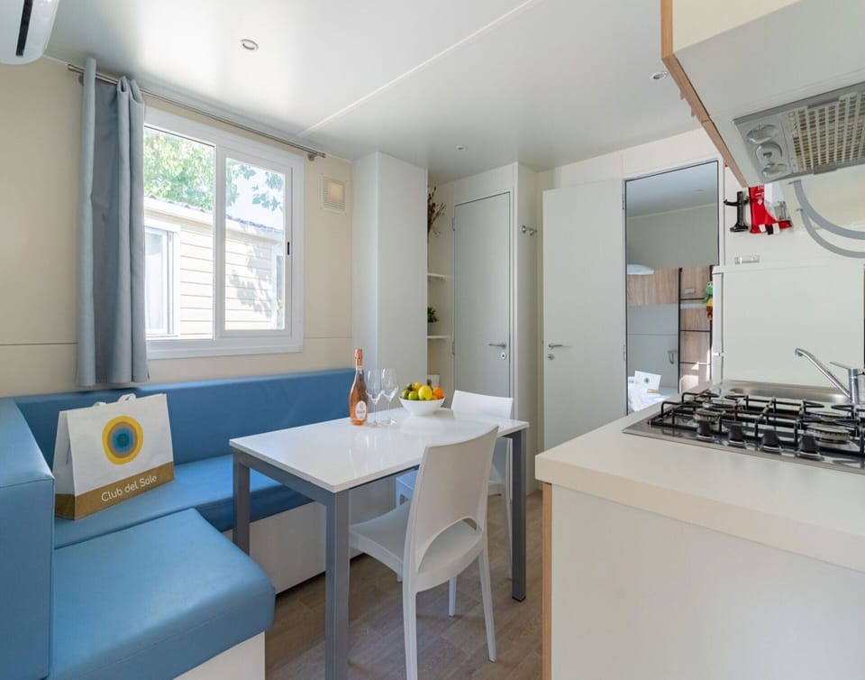Mobile Home | Dining