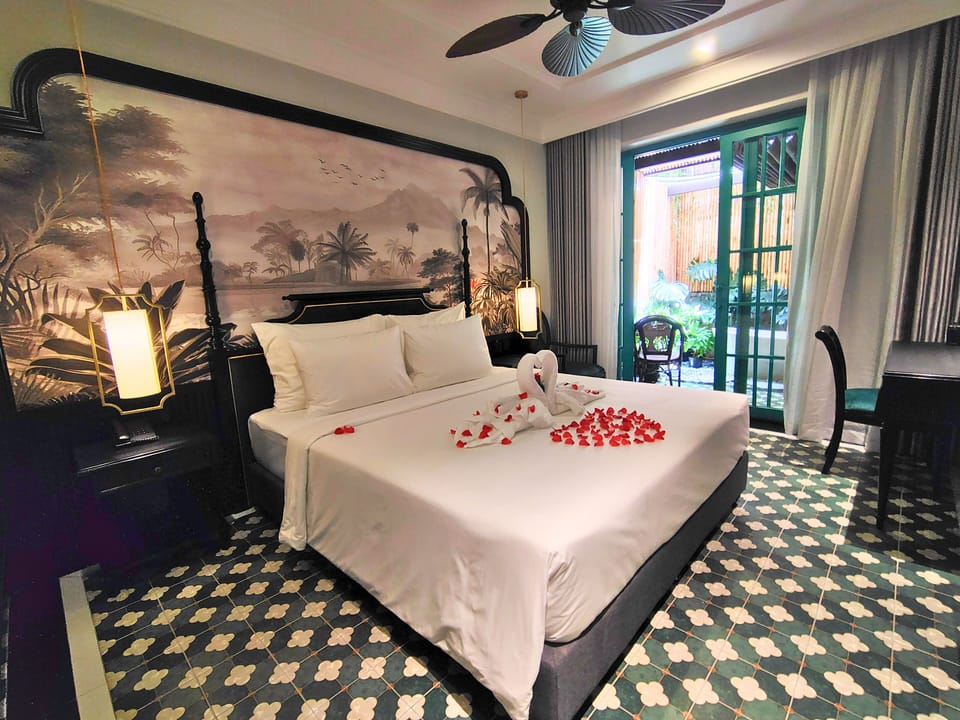 Premium Double Room, 1 King Bed, Garden Area | Egyptian cotton sheets, premium bedding, minibar, in-room safe