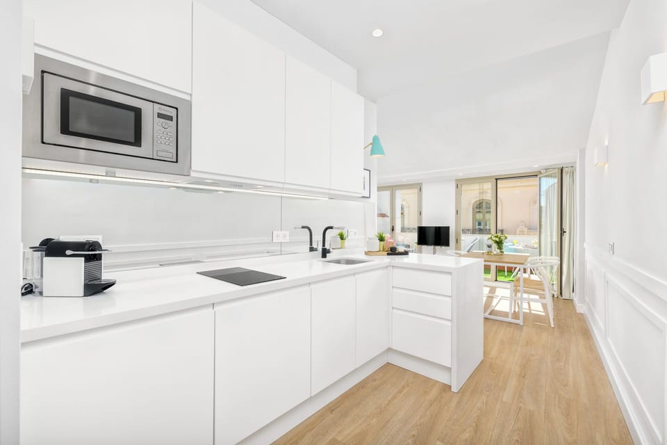 Luxury Apartment, 1 King Bed with Sofa bed | Private kitchen | Electric kettle