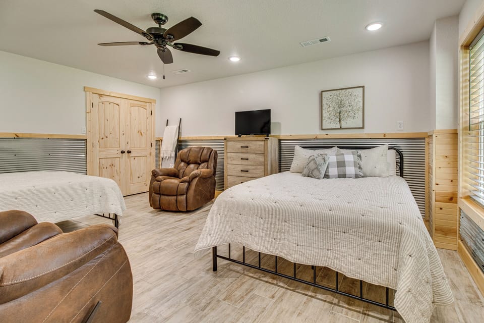 House (3 Bedrooms) | Interior