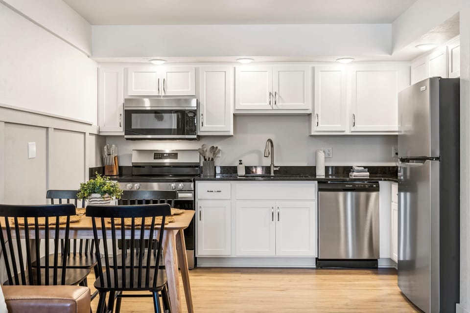 Condo, 1 King Bed, Kitchen (Poolside Near the Landing) | Private kitchen | Fridge, microwave, oven, stovetop