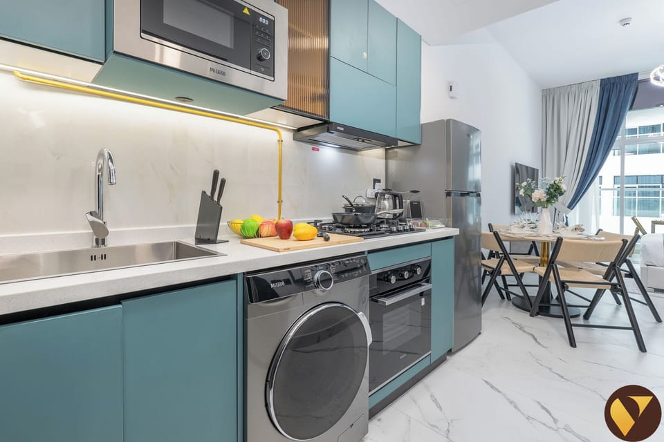 Luxury Studio, Balcony, City View | Private kitchen | Full-size fridge, microwave, oven, stovetop
