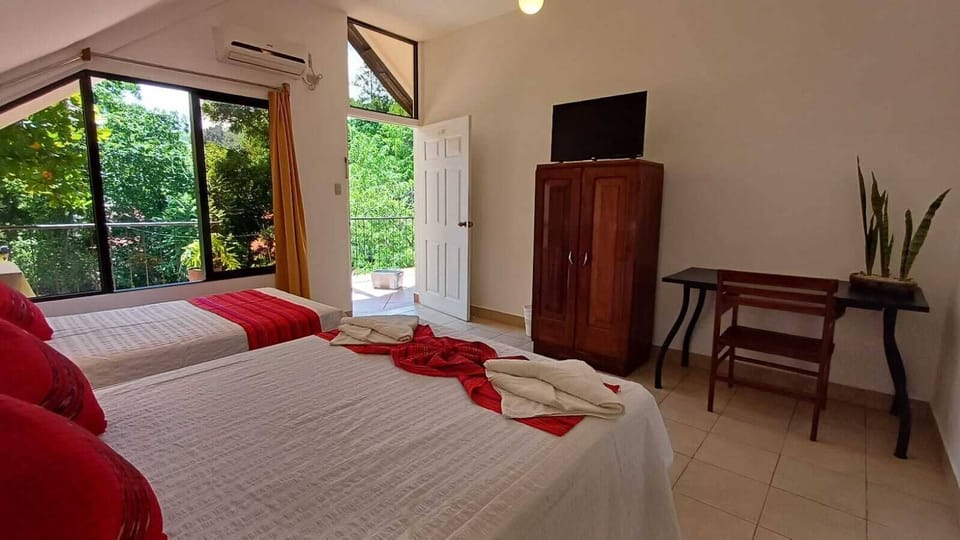 Comfort Triple Room, Balcony | WiFi (free), bed sheets