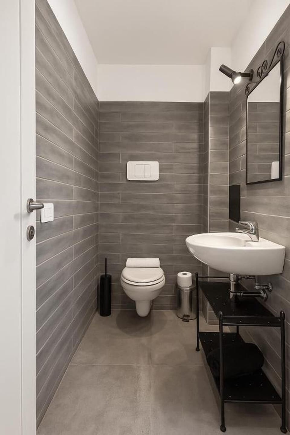 Comfort Quadruple Room, Balcony, City View | Bathroom | Shower, hair dryer, bidet, towels