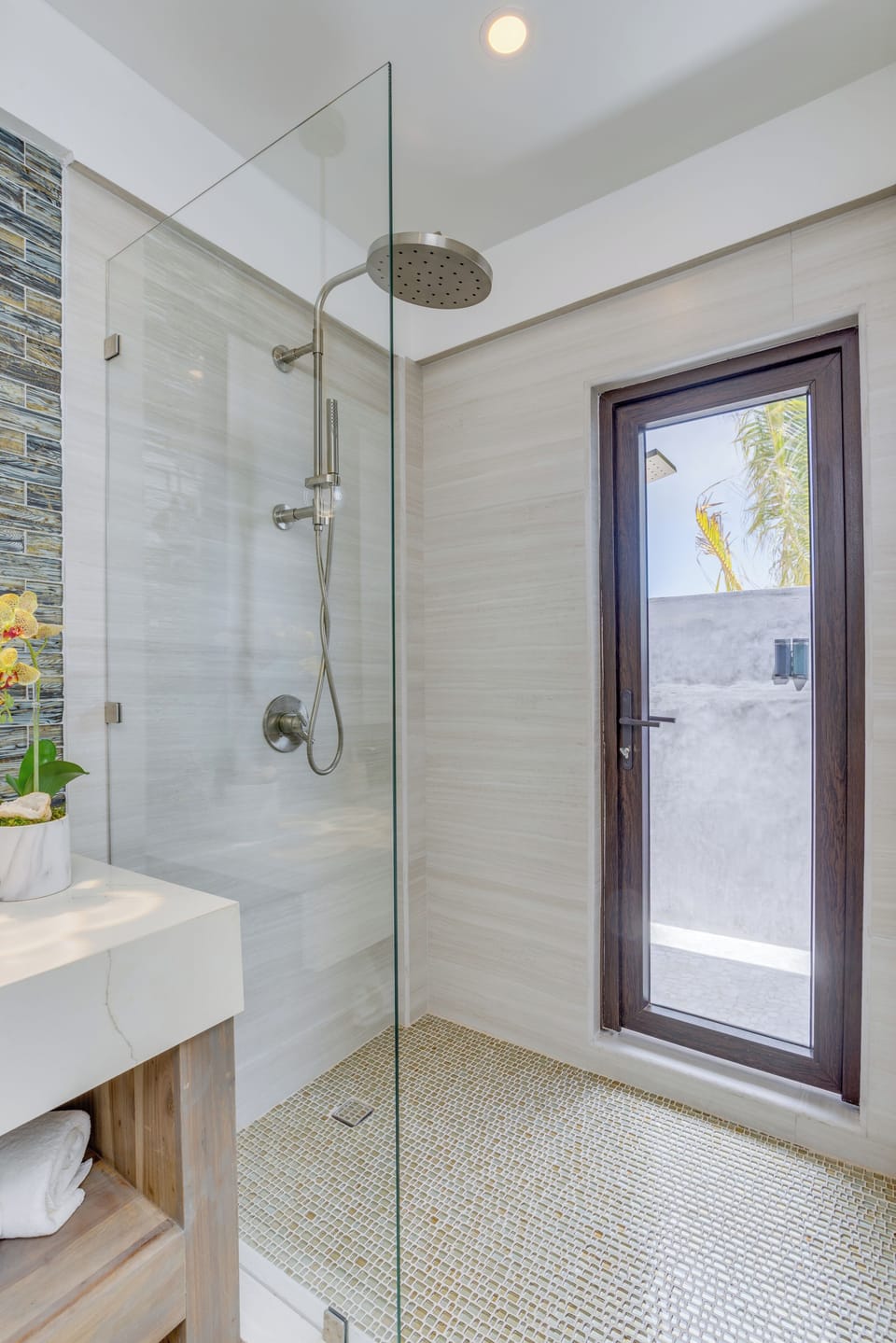 Superior Single Room, Ocean View | Bathroom | Shower, rainfall showerhead, free toiletries, hair dryer