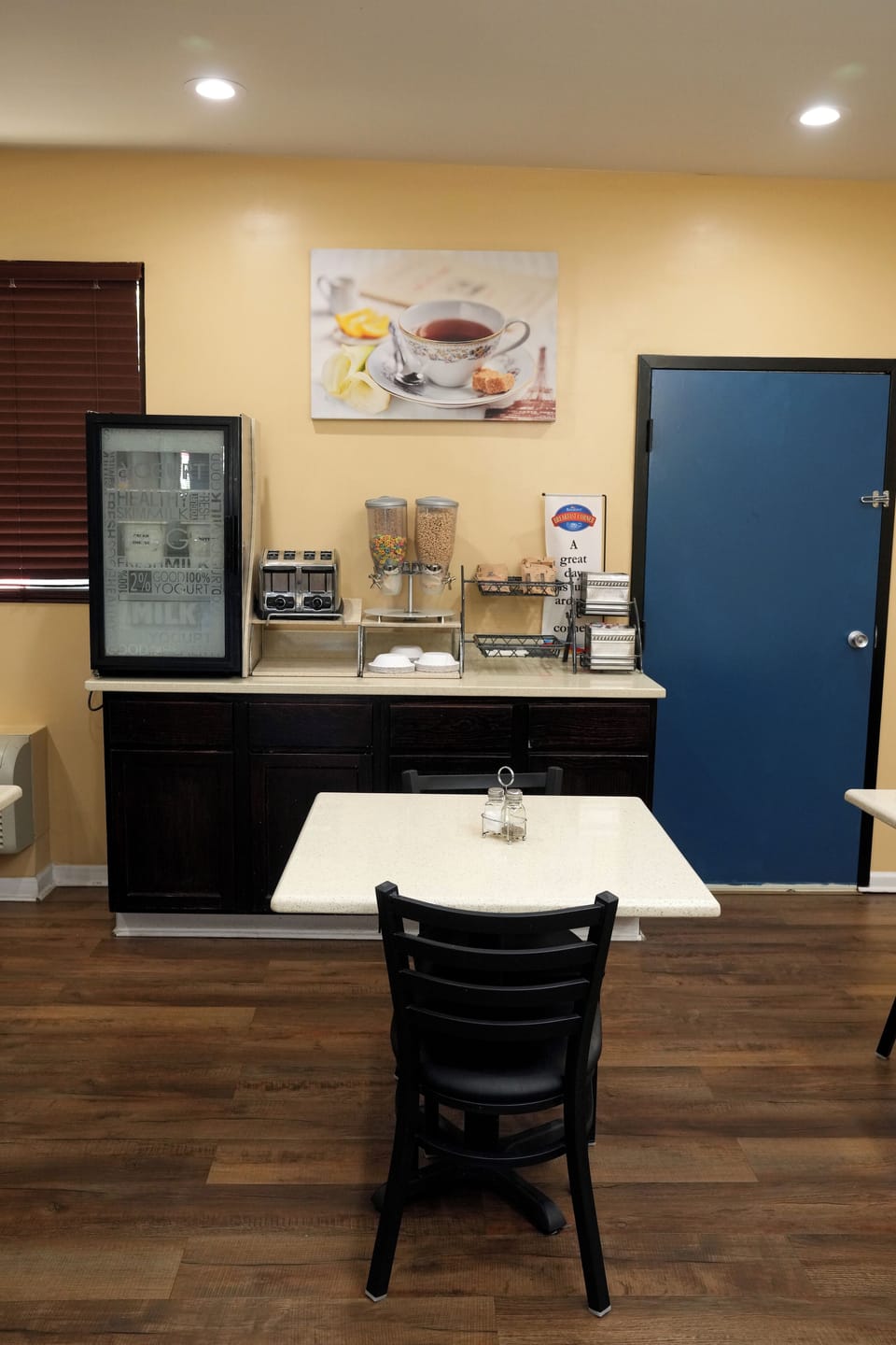 Free daily continental breakfast