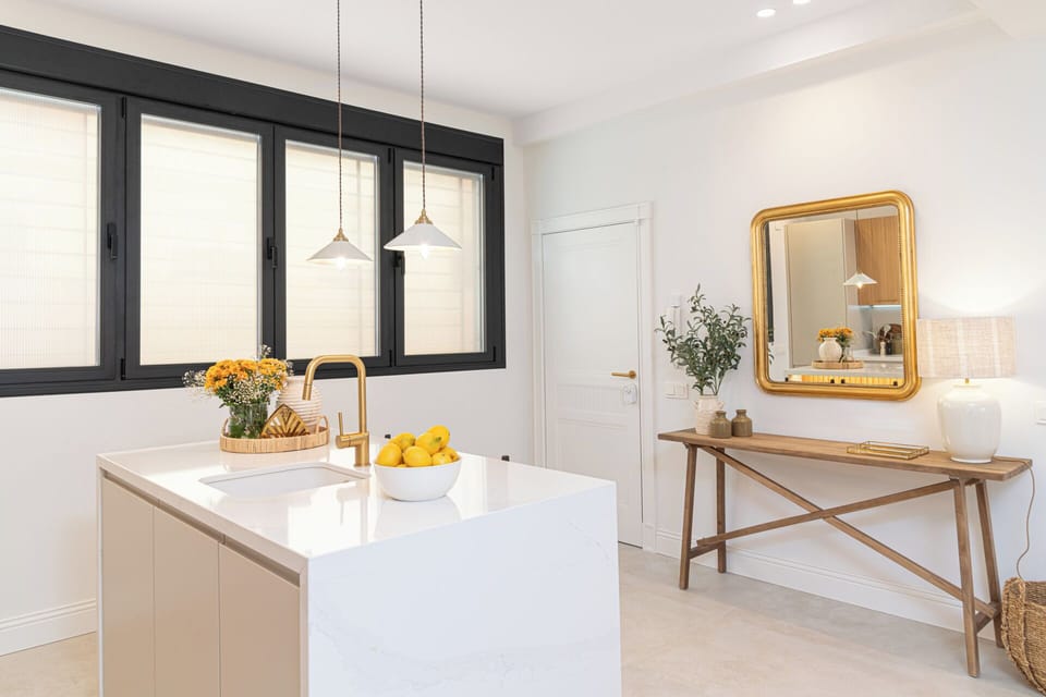 Comfort Apartment, 1 Bedroom | Private kitchen | Toaster