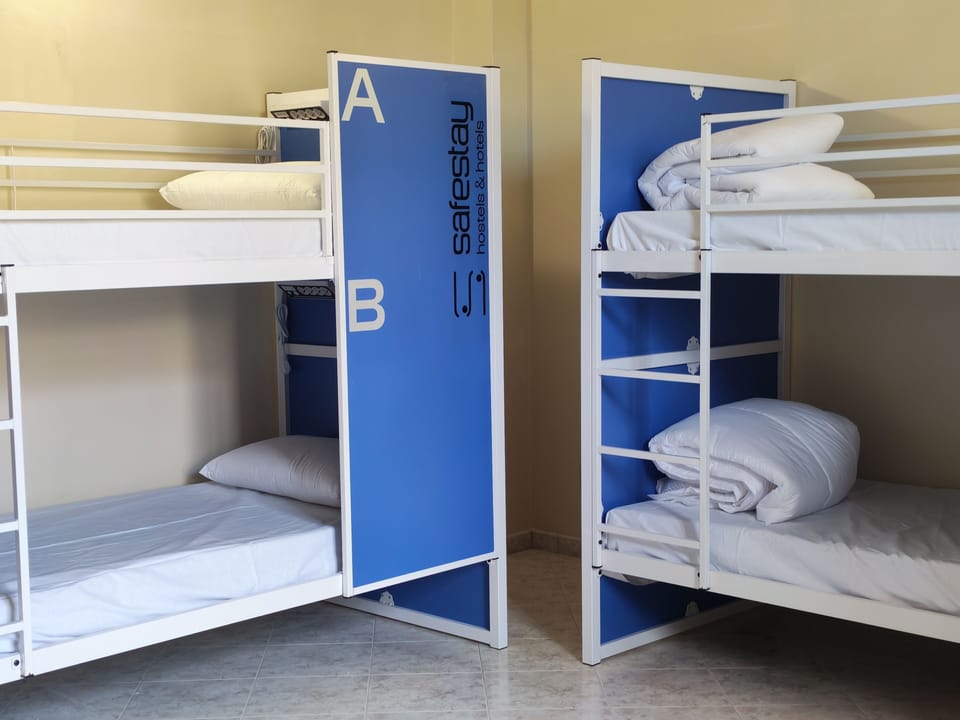 WiFi (free), bed sheets