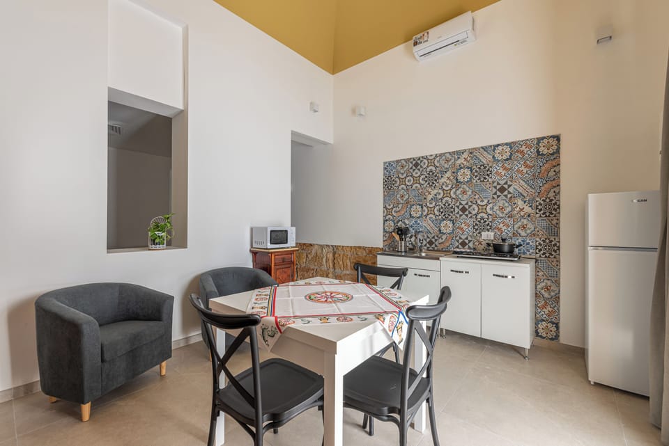 Apartment, 2 Bedrooms, Balcony | Dining room