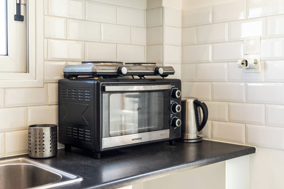 Coffee/tea maker, electric kettle, highchair, dining tables