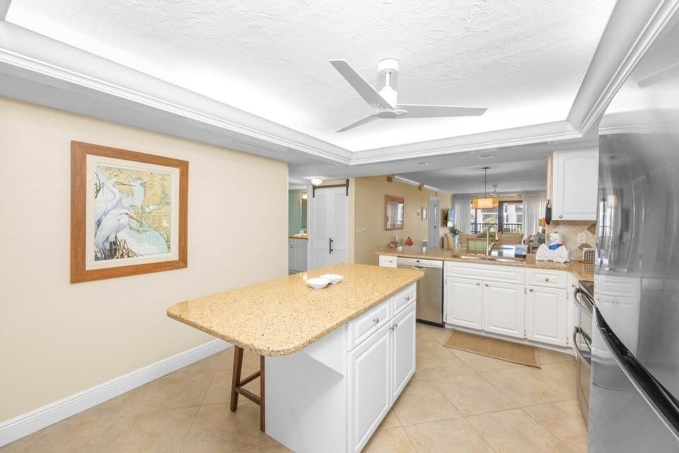 Condo, 2 Bedrooms | Private kitchen