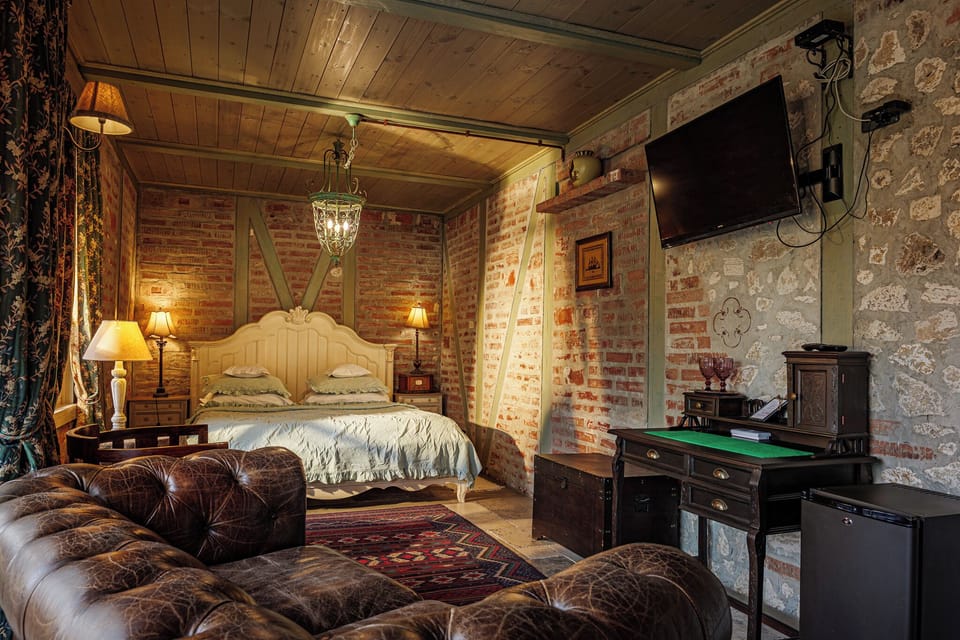Deluxe Double Room, Balcony, Garden View | Free WiFi