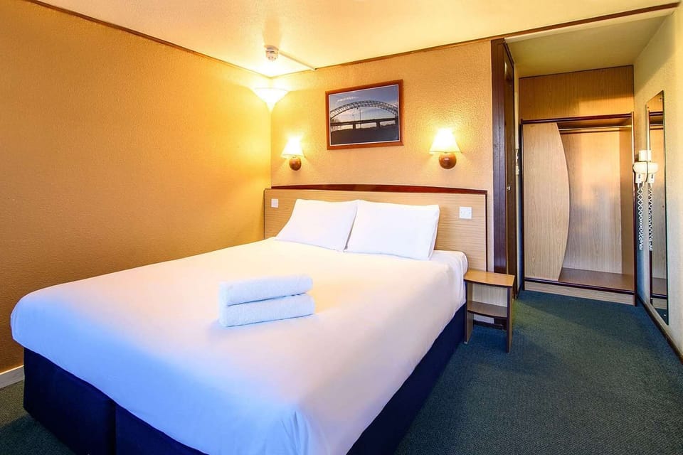 Standard Double Room | Iron/ironing board, free WiFi