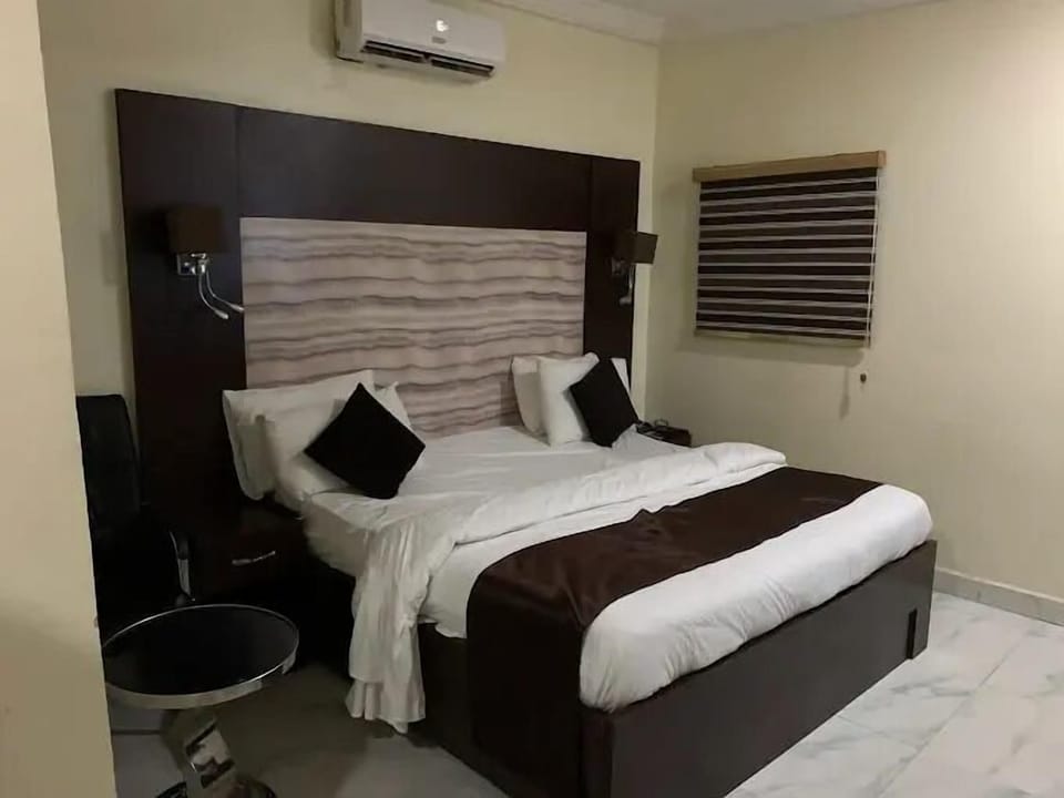 Junior Room, Balcony, City View | Desk, laptop workspace, blackout drapes, free WiFi