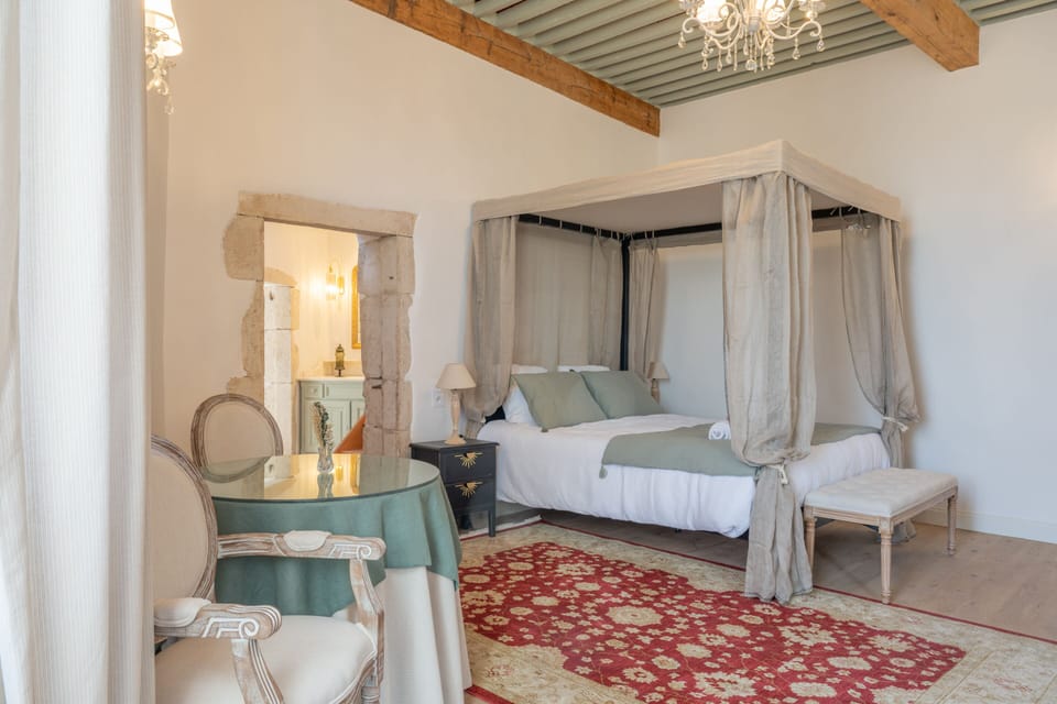 Romantic Double or Twin Room, Ensuite, Valley View (4 étoiles) | Iron/ironing board, free WiFi