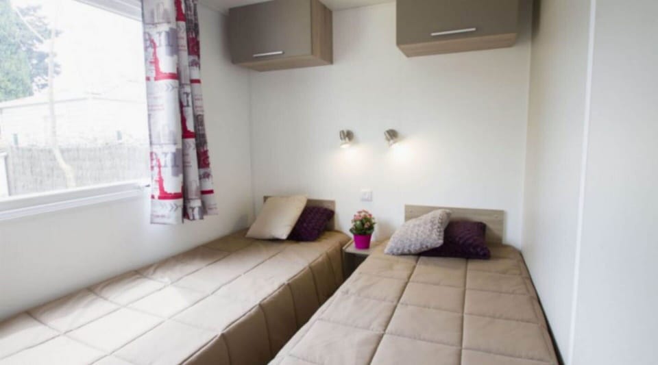 Mobile Home | 4 bedrooms, individually furnished