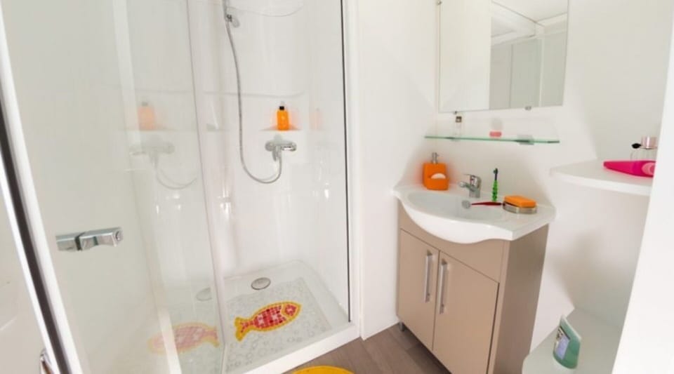 Mobile Home in Bessan With Communal Pool Campground/ 
RV Resort in Occitanie
