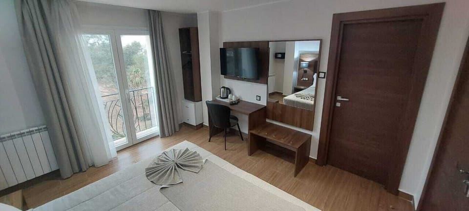 Classic Room, Garden View | WiFi (free), bed sheets