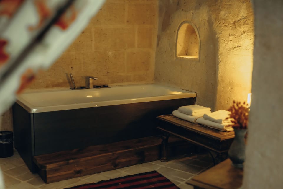 Arkhalla | Bathroom | Free toiletries, hair dryer, slippers, towels
