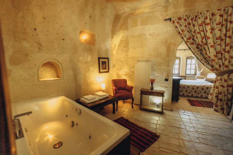 Arkhalla | Bathroom | Hair dryer, slippers, towels, soap