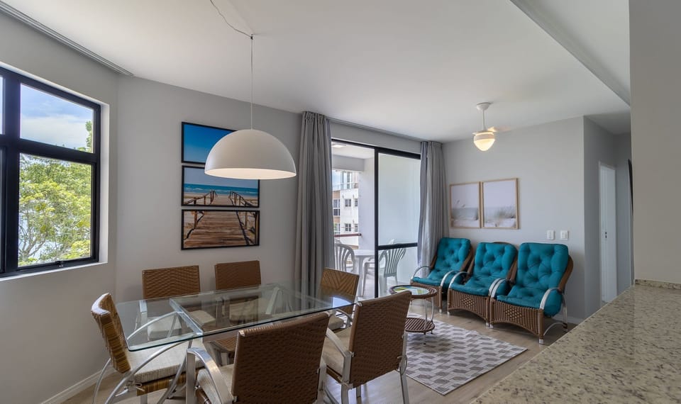Basic Apartment | Dining