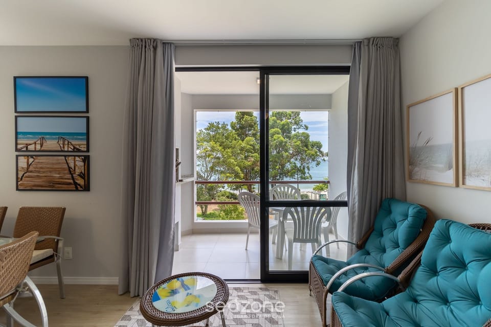 Basic Apartment | Living area | TV