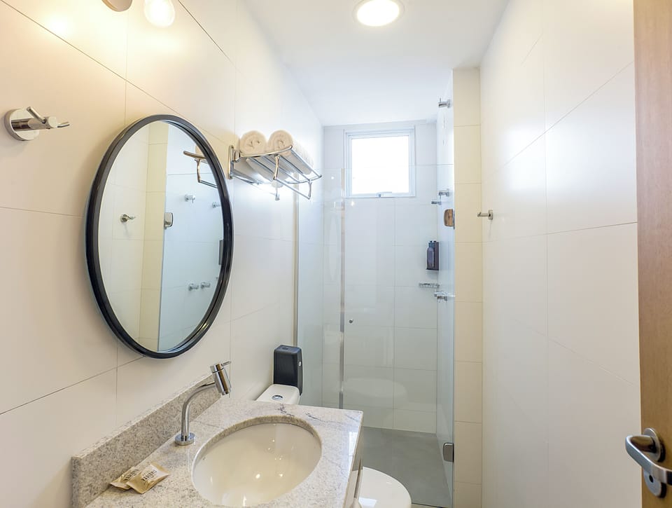 Economy Twin Room | Bathroom