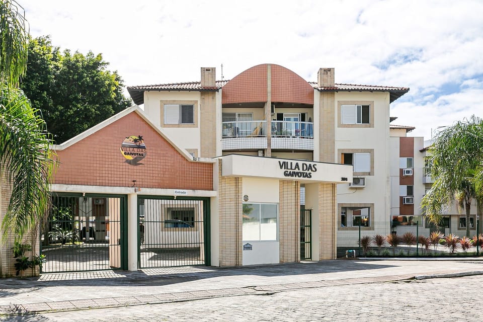 Basic Apartment | Exterior